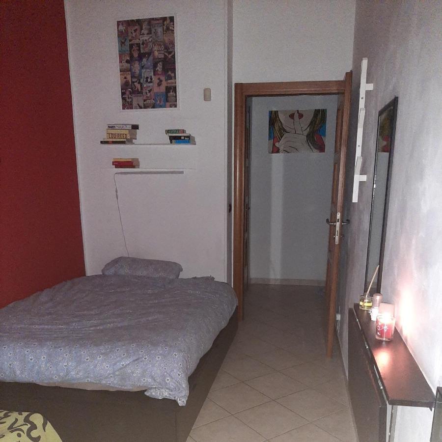 Cozy room close center Turín Exterior foto